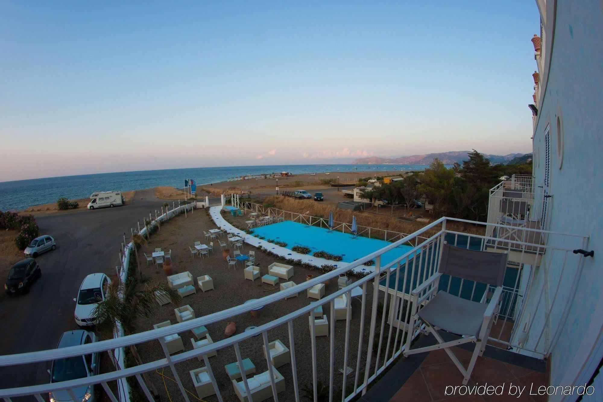 Hôtel Yachting Club Mare à Patti Extérieur photo