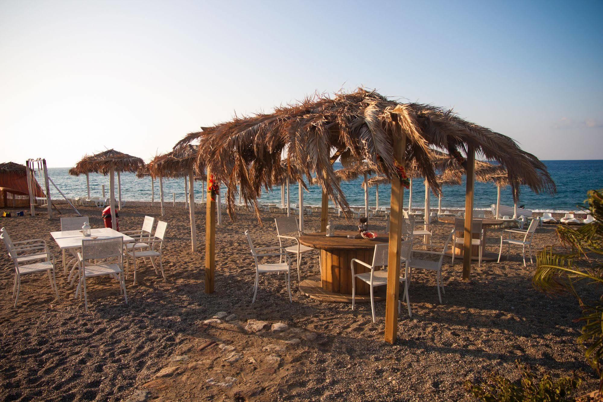 Hôtel Yachting Club Mare à Patti Extérieur photo